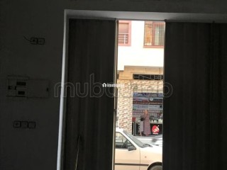 Vend bureaux à Deroua. Superficie 50 m² - Bureau à vendre