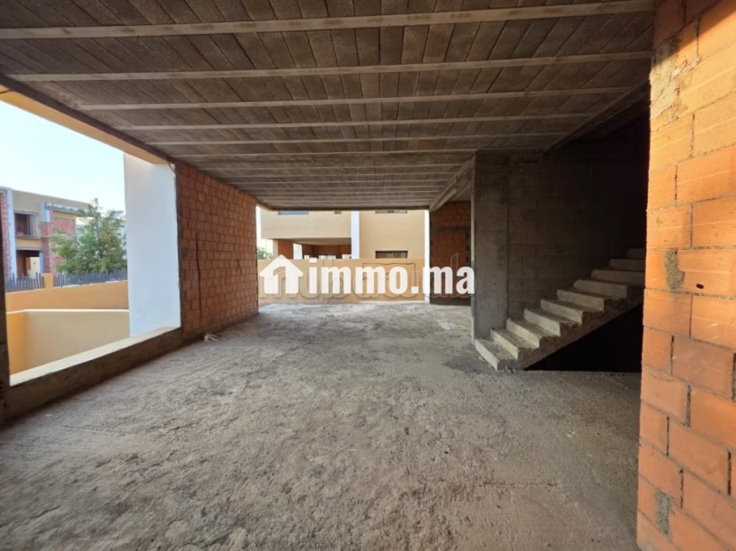 Villa de haut standing à vendre à Route de Tahanaout. 6 grandes pièces. Piscine et service de Conciergerie - Vente Immobilier - Marrakech - photo 3