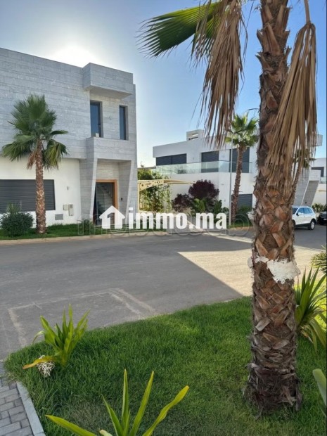 Maison de luxe à vendre à El Menzeh. 4 belles chambres. Porte blindée, salon marocain traditionnel - Vente Immobilier - Autre - photo 2