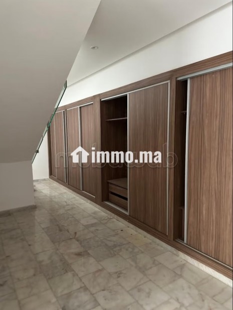 Maison de luxe à vendre à El Menzeh. 4 belles chambres. Porte blindée, salon marocain traditionnel - Vente Immobilier - Autre - photo 5