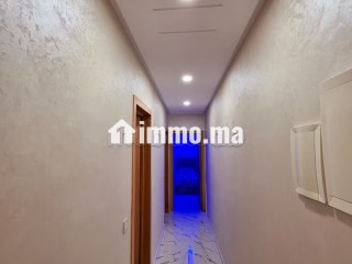Appartement de vacances à louer à Hay Mohammadi. 1 Pièce. Salon typique marocain, résidence sécurisée - Appartement à vendre - Agadir
