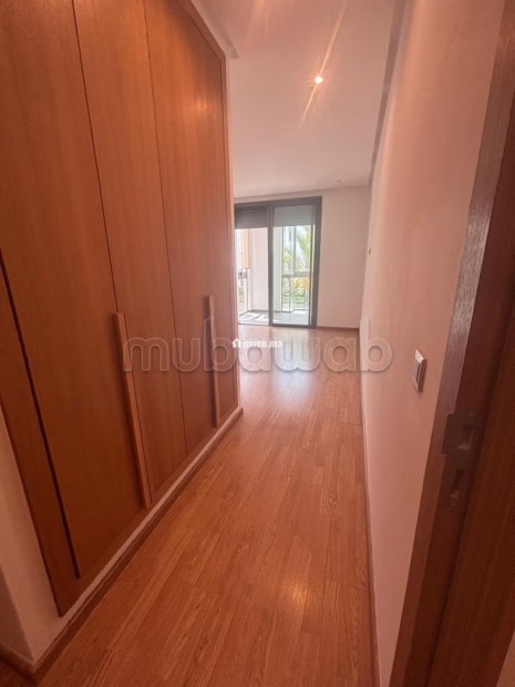 Très bel appartement en location à Souissi. 2 chambres. Ascenseur et stationnement - Location Immobilier - Rabat - photo 5