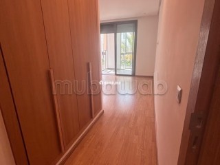 Très bel appartement en location à Souissi. 2 chambres. Ascenseur et stationnement - Appartement à louer - Rabat