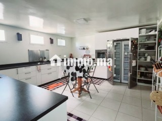 Élégante villa avec piscine à Dar El Kenz - Villa à vendre - Tantan