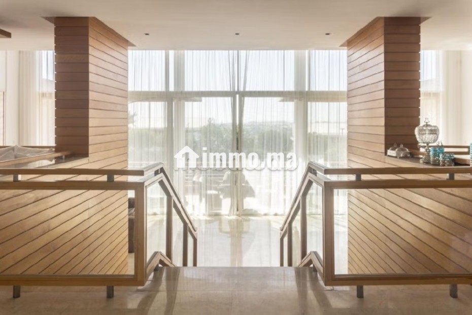 Villa de luxe à louer à Bouskoura. 5 pièces confortables. Places de parking et terrasse - Location Immobilier - Bouskoura - photo 4