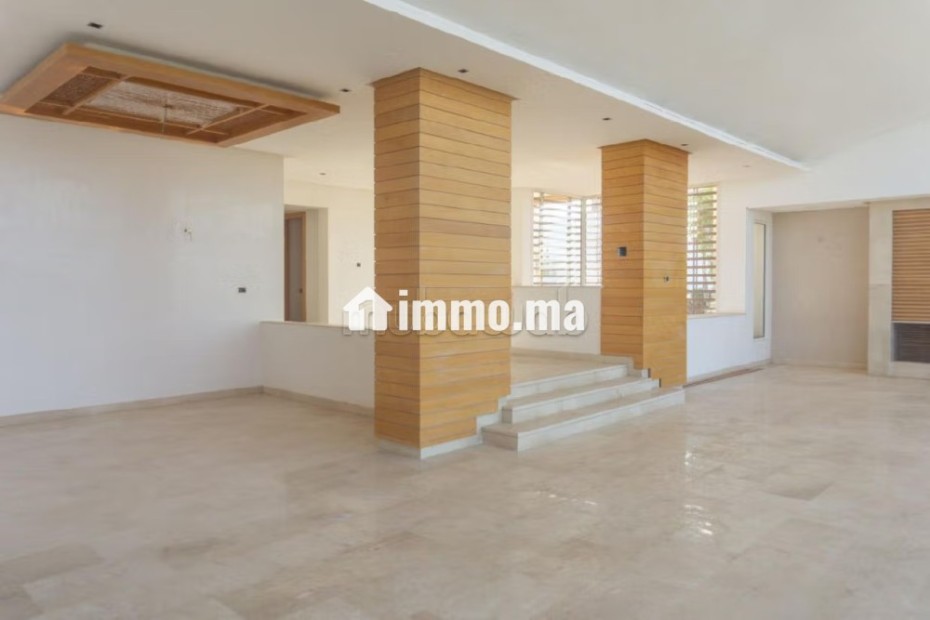 Villa de luxe à louer à Bouskoura. 5 pièces confortables. Places de parking et terrasse - Location Immobilier - Bouskoura - photo 8