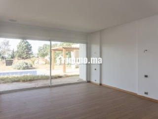 Villa de luxe à louer à Bouskoura. 5 pièces confortables. Places de parking et terrasse - Villa à louer - Bouskoura