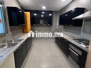 Location villa de luxe à Ville Verte. Superficie 370 m². Air conditionné et cheminée - Villa à louer - Bouskoura