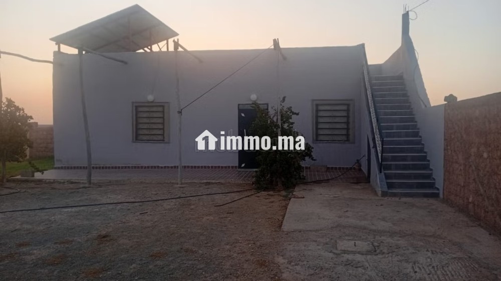 Terrain à acheter à Route Casablanca.
Superficie 2700 m² - Vente Immobilier - Marrakech - photo 1