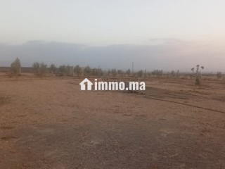 Terrain à acheter à Route Casablanca.
Superficie 2700 m² - Terrain à vendre - Marrakech
