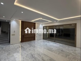 Appartement en vente à Fes City Center. 3 chambres agréables. Salon Marocain et antenne parabolique - Appartement à vendre - Fes