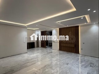 Appartement en vente à Fes City Center. 3 chambres agréables. Salon Marocain et antenne parabolique - Appartement à vendre - Fes