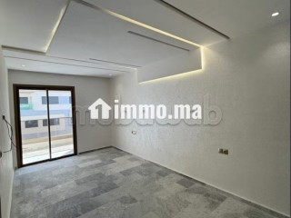 Appartement en vente à Fes City Center. 3 chambres agréables. Salon Marocain et antenne parabolique - Appartement à vendre - Fes