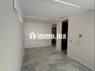 Appartement en vente à Fes City Center. 3 chambres agréables. Salon Marocain et antenne parabolique - Appartement à vendre - Fes