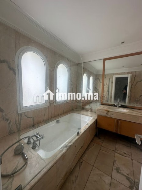 Top appartement avec terrasse a la location proche CIL - Location Immobilier - Casablanca - photo 8
