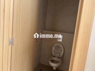 Vend bureaux à technopole 2 Agadir bay Founti.
Superficie 74 m².
Concierge et climatisation - Bureau à vendre - Agadir