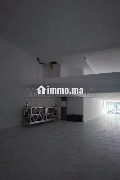 Magasins spacieux avec mezzanine à Oasis - Location Immobilier - Casablanca - photo 2