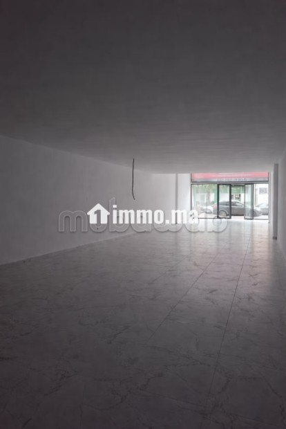 Magasins spacieux avec mezzanine à Oasis - Location Immobilier - Casablanca - photo 3