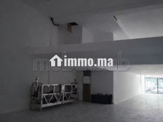 Magasins spacieux avec mezzanine à Oasis - Appartement à louer - Casablanca