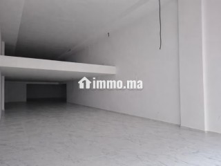 Magasins spacieux avec mezzanine à Oasis - Appartement à louer - Casablanca
