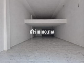 Magasins spacieux avec mezzanine à Oasis - Appartement à louer - Casablanca