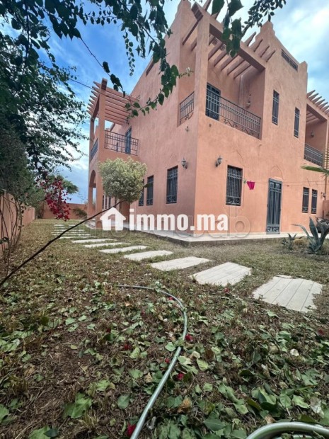 Villa avec piscine 4chambres dans résidence fermée - Vente Immobilier - Marrakech - photo 1