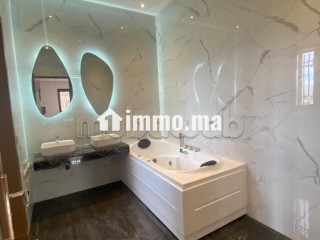 Villa avec piscine 4chambres dans résidence fermée - Villa à vendre - Marrakech