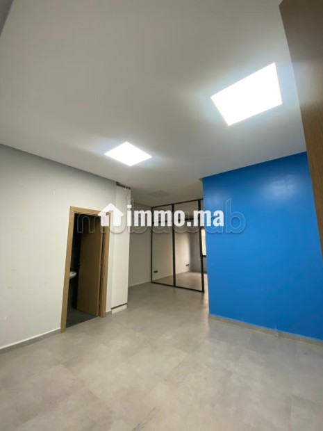 Bureaux à louer à Almaz. Superficie 37 m².
Résidence sécurisée - Location Immobilier - Casablanca - photo 1