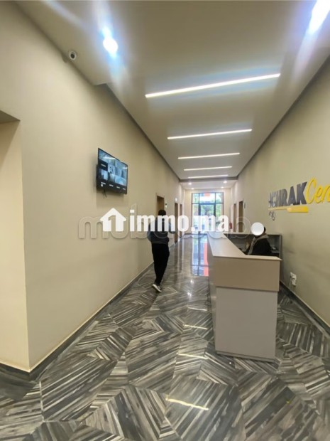 Bureaux à louer à Almaz. Superficie 37 m².
Résidence sécurisée - Location Immobilier - Casablanca - photo 2