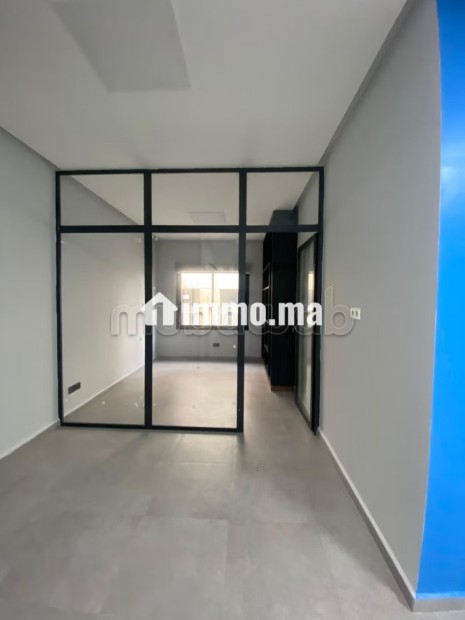 Bureaux à louer à Almaz. Superficie 37 m².
Résidence sécurisée - Location Immobilier - Casablanca - photo 3
