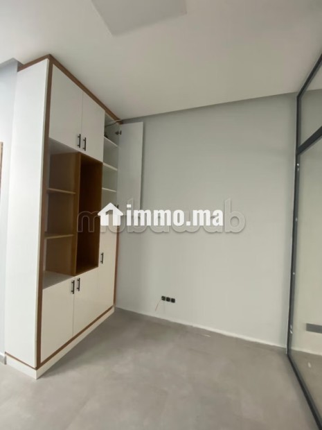 Bureaux à louer à Almaz. Superficie 37 m².
Résidence sécurisée - Location Immobilier - Casablanca - photo 4