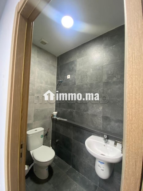 Bureaux à louer à Almaz. Superficie 37 m².
Résidence sécurisée - Location Immobilier - Casablanca - photo 7