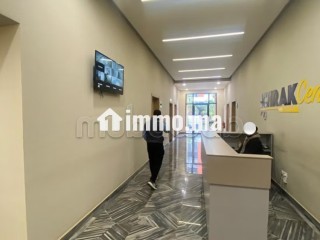 Bureaux à louer à Almaz. Superficie 37 m².
Résidence sécurisée - Bureau à louer - Casablanca