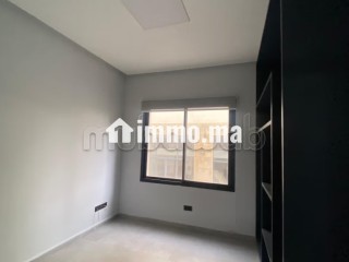 Bureaux à louer à Almaz. Superficie 37 m².
Résidence sécurisée - Bureau à louer - Casablanca