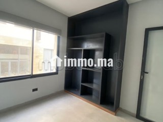 Bureaux à louer à Almaz. Superficie 37 m².
Résidence sécurisée - Bureau à louer - Casablanca