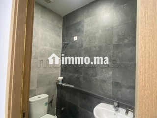 Bureaux à louer à Almaz. Superficie 37 m².
Résidence sécurisée - Bureau à louer - Casablanca