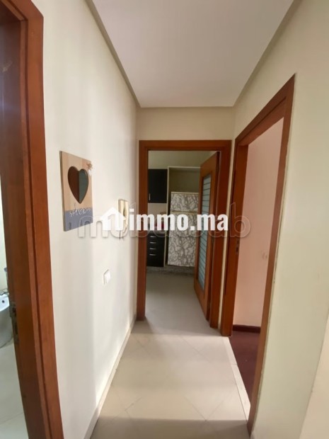 Bel appartement en location à Moulay Youssef.
Surface de 64 m².
Résidence avec concierge - Location Immobilier - Casablanca - photo 6