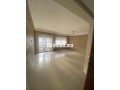 Bel appartement en location à Moulay Youssef.
Surface de 64 m².
Résidence avec concierge - miniature 3