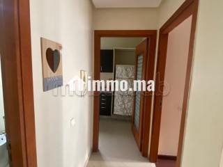 Bel appartement en location à Moulay Youssef.
Surface de 64 m².
Résidence avec concierge - Appartement à louer - Casablanca