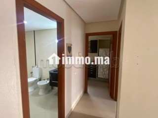 Bel appartement en location à Moulay Youssef.
Surface de 64 m².
Résidence avec concierge - Appartement à louer - Casablanca