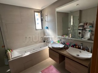 Appartement à l'achat à Casablanca Marina. 2 chambres. Vue sur mer et porte blindée - Appartement à vendre - Casablanca