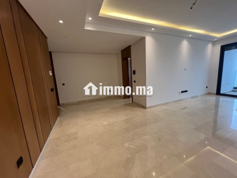 Bel appartement de deux chambres vide cfc - Location Immobilier - Casablanca - photo 2