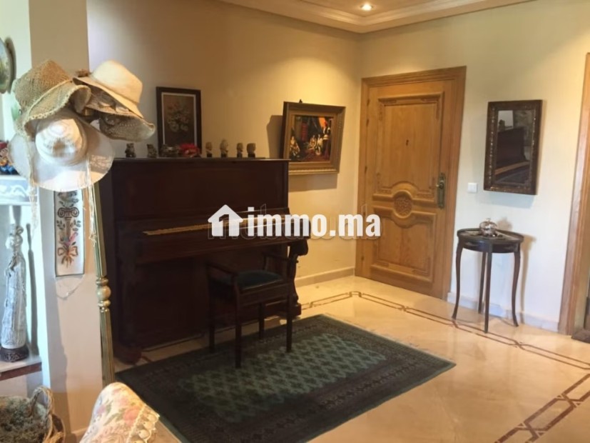 Superbe appartement à vendre à Riyad. Surface totale 218 m². Terrasse et ascenseur - Vente Immobilier - Rabat - photo 4