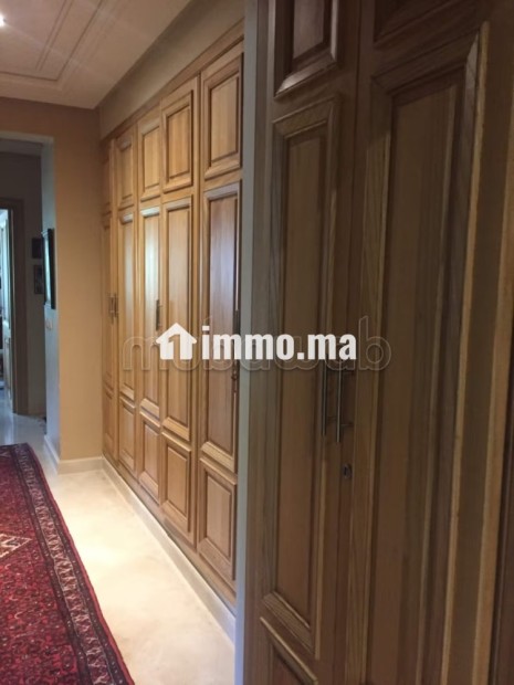 Superbe appartement à vendre à Riyad. Surface totale 218 m². Terrasse et ascenseur - Vente Immobilier - Rabat - photo 5