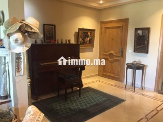 Superbe appartement à vendre à Riyad. Surface totale 218 m². Terrasse et ascenseur - Appartement à vendre - Rabat