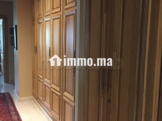 Superbe appartement à vendre à Riyad. Surface totale 218 m². Terrasse et ascenseur - Appartement à vendre - Rabat