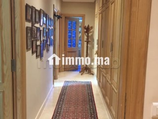 Superbe appartement à vendre à Riyad. Surface totale 218 m². Terrasse et ascenseur - Appartement à vendre - Rabat