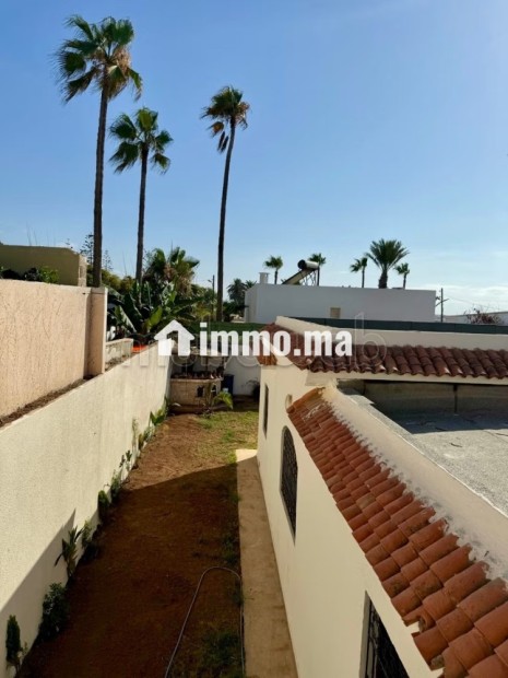 Vente villa de luxe à Harhoura. Surface de 527 m². Piscine, climatisation - Vente Immobilier - Harhoura - photo 3