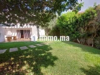 Terrain & Villa à Usage Commercial 846 m2 - Villa à vendre - Casablanca