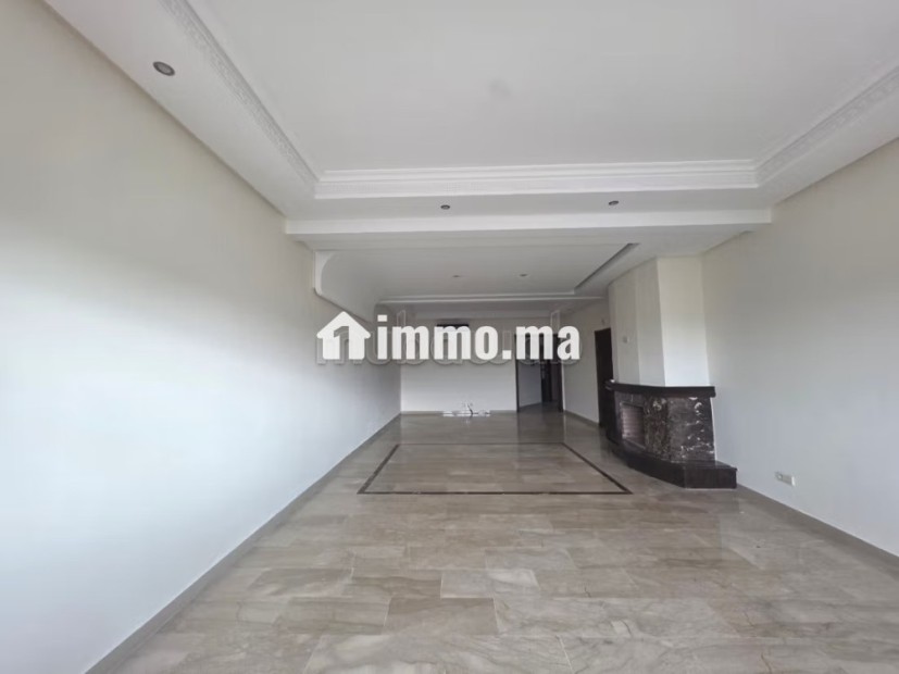 Grand appartement dernier étage exposé Sud - Location Immobilier - Casablanca - photo 5